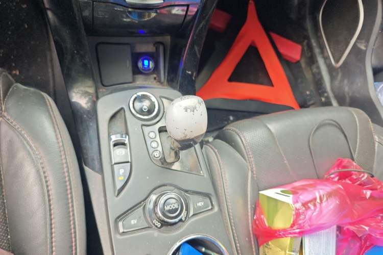 Used BYD Qin New Energy 2014 1.5T Flagship Model Gear Lever