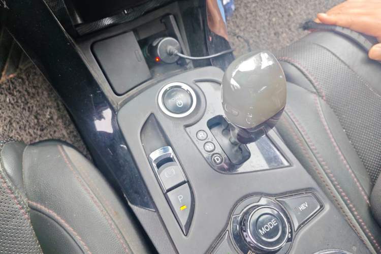 Used BYD Qin New Energy 2014 1.5T Flagship Model Gear Lever