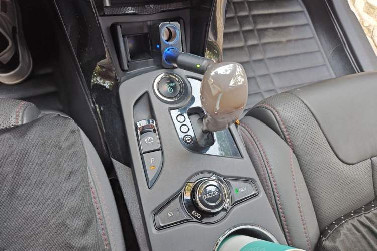Used BYD Qin New Energy 2014 1.5T Flagship Model Gear Lever