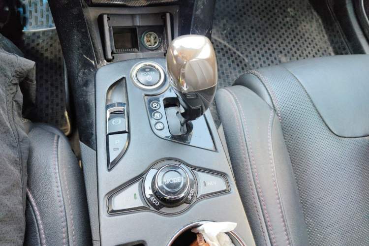 Used BYD Qin New Energy 2014 1.5T Flagship Model Gear Lever