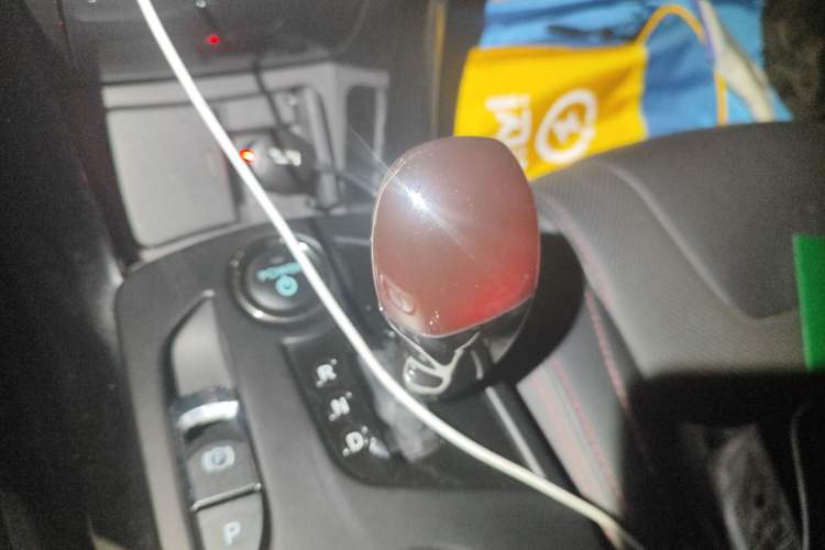 Used BYD Qin New Energy 2014 1.5T Flagship Model Gear Lever