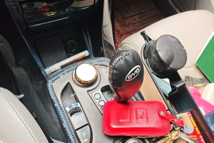 Used BYD Qin New Energy 2014 1.5T Flagship Model Gear Lever