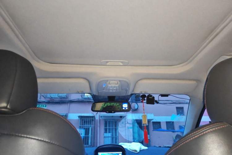 Used BYD Qin New Energy 2014 1.5T Flagship Model Headliner