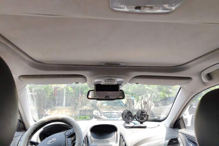 Used BYD Qin New Energy 2014 1.5T Flagship Model Headliner
