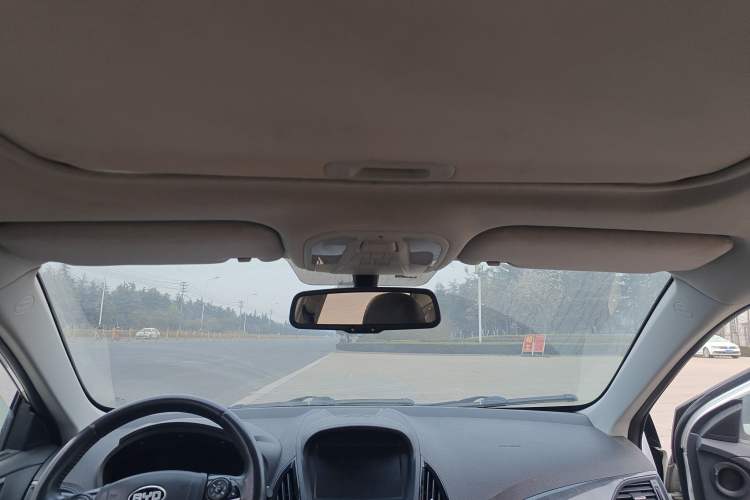 Used BYD Qin New Energy 2014 1.5T Flagship Model Headliner