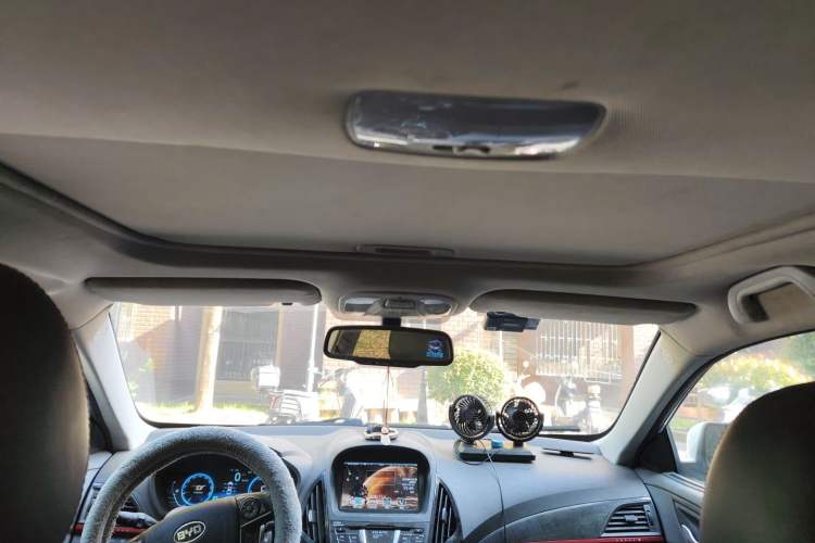 Used BYD Qin New Energy 2014 1.5T Flagship Model Headliner