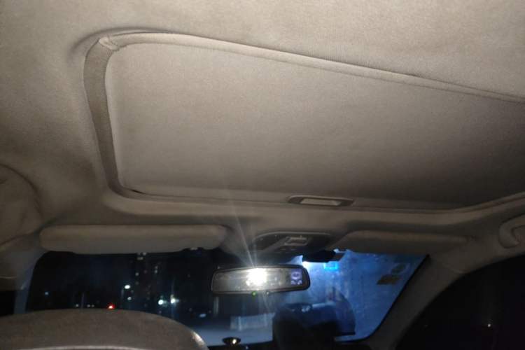 Used BYD Qin New Energy 2014 1.5T Flagship Model Headliner