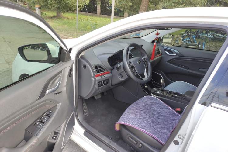 Used BYD Qin New Energy 2014 1.5T Cool Black Knight Flagship Model Interior 2