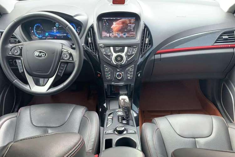 Used BYD Qin New Energy 2014 1.5T Cool Black Knight Flagship Model Interior 3