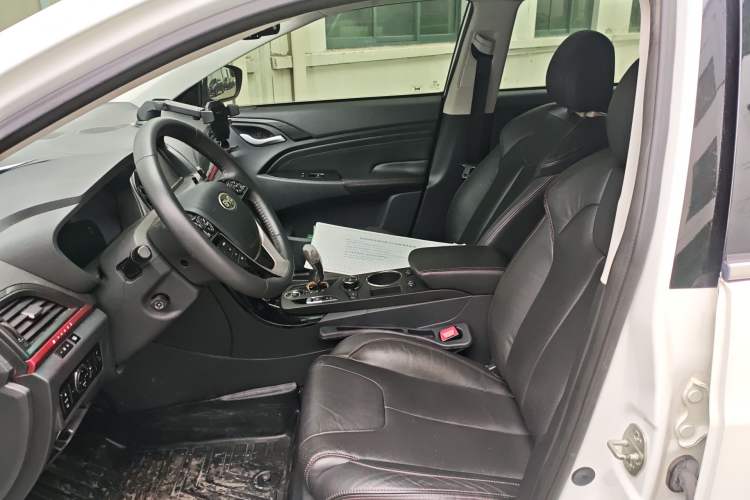 Used BYD Qin New Energy 2014 1.5T Flagship Model Left Front Seat