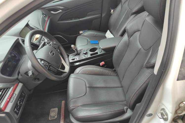 Used BYD Qin New Energy 2014 1.5T Cool Black Knight Flagship Model Left Front Seat