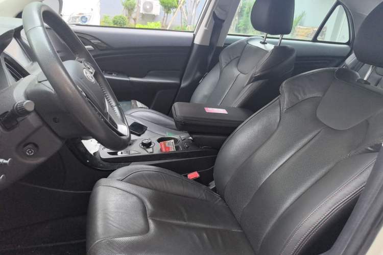 Used BYD Qin New Energy 2014 1.5T Cool Black Knight Flagship Model Left Front Seat