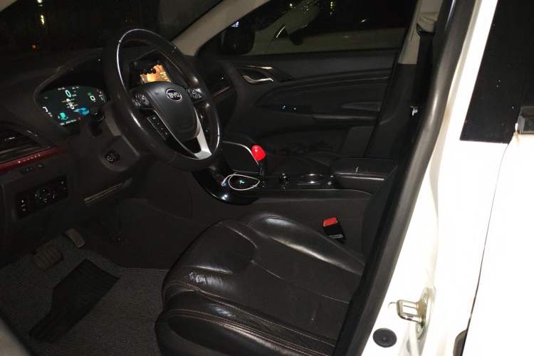 Used BYD Qin New Energy 2014 1.5T Flagship Model Left Front Seat