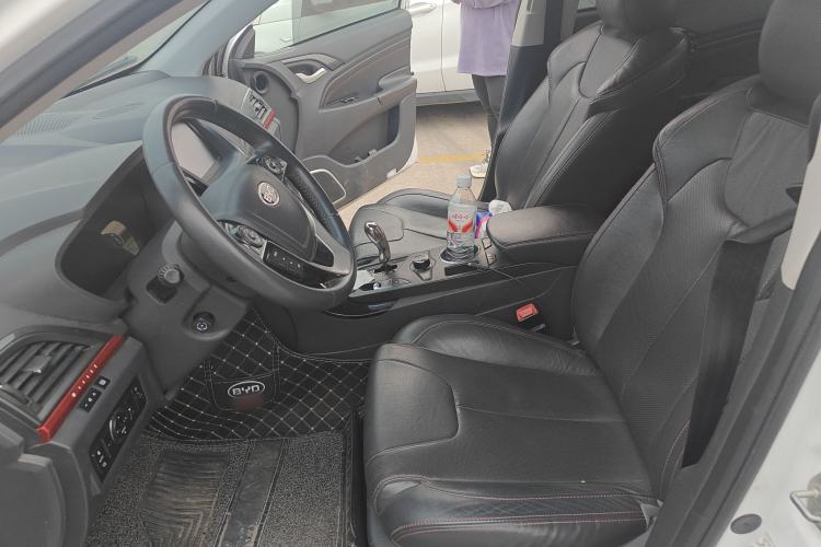 Used BYD Qin New Energy 2014 1.5T Flagship Model Left Front Seat