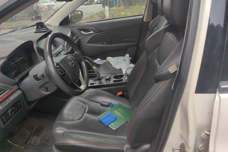 Used BYD Qin New Energy 2014 1.5T Flagship Model Left Front Seat