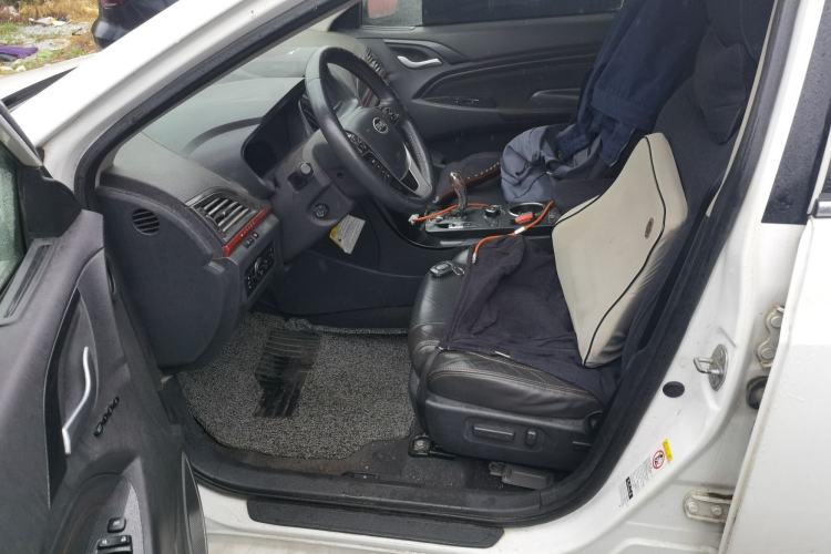 Used BYD Qin New Energy 2014 1.5T Flagship Model Left Front Seat