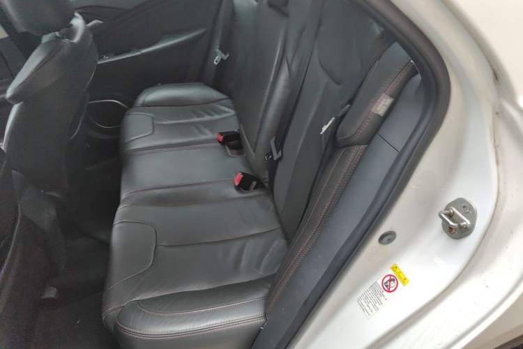 Used BYD Qin New Energy 2014 1.5T Cool Black Knight Flagship Model Left Rear Seat