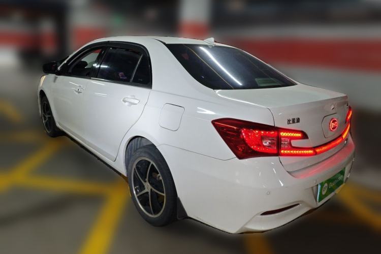 Used BYD Qin New Energy 2014 1.5T Flagship Model Rear Left 45 Deg