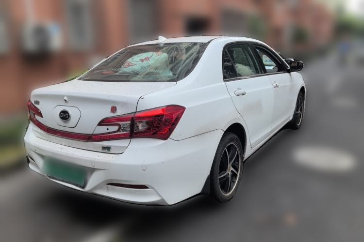 Used BYD Qin New Energy 2014 1.5T Cool Black Knight Flagship Model Rear Right 45 Deg
