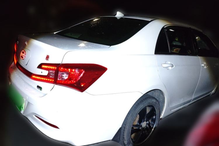 Used BYD Qin New Energy 2014 1.5T Flagship Model Rear Right 45 Deg