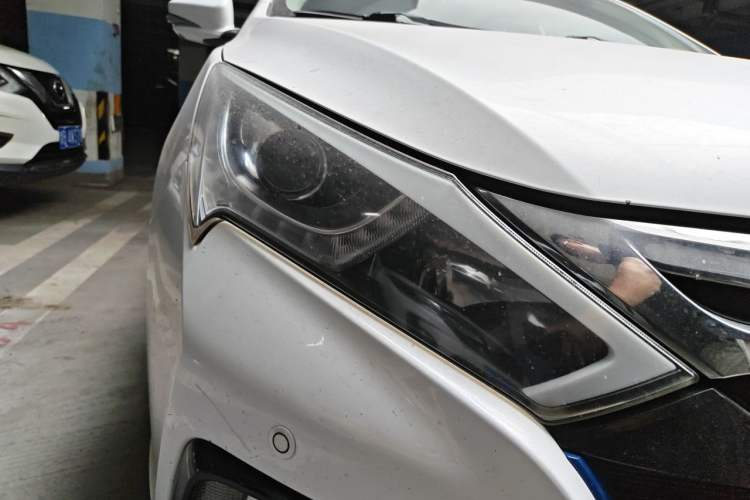 Used BYD Qin New Energy 2014 1.5T Flagship Model Right Front Headlight