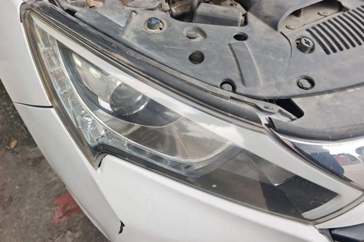 Used BYD Qin New Energy 2014 1.5T Flagship Model Right Front Headlight