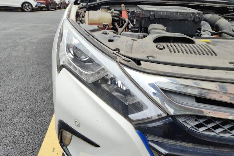 Used BYD Qin New Energy 2014 1.5T Cool Black Knight Flagship Model Right Front Headlight