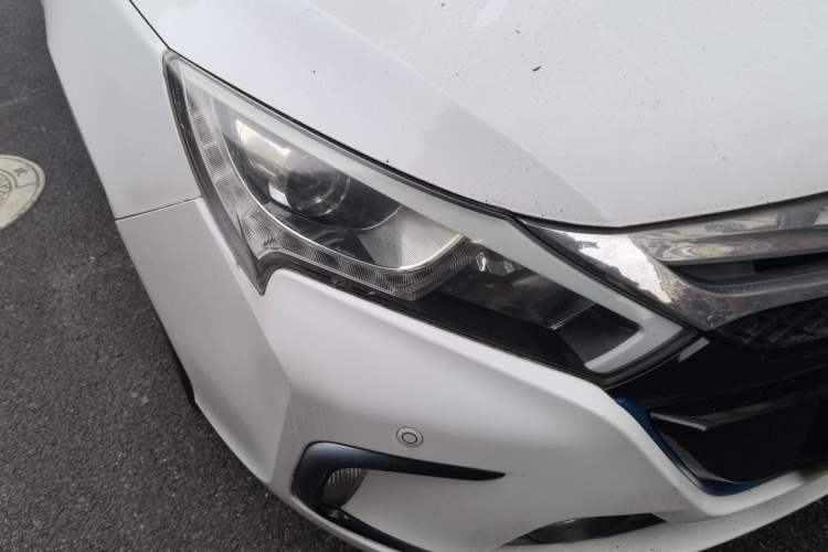 Used BYD Qin New Energy 2014 1.5T Cool Black Knight Flagship Model Right Front Headlight