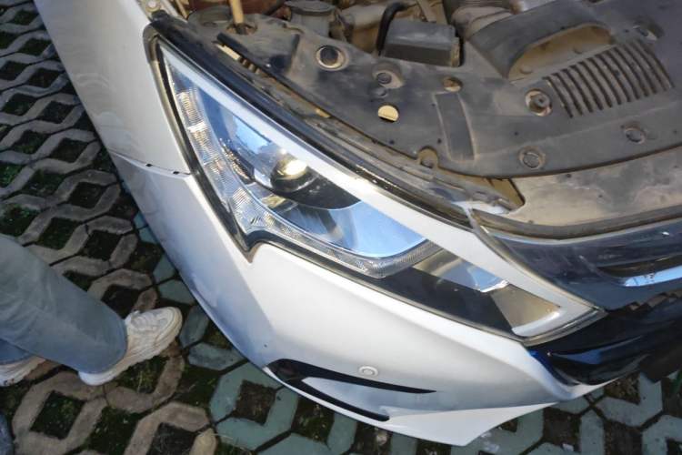 Used BYD Qin New Energy 2014 1.5T Flagship Model Right Front Headlight