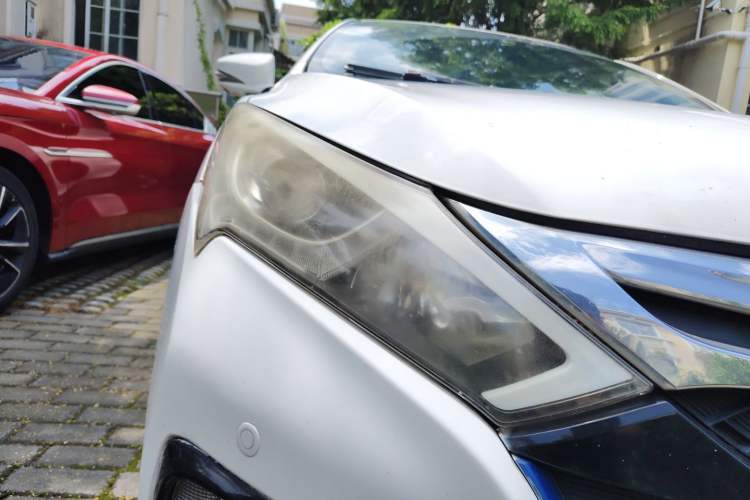 Used BYD Qin New Energy 2014 1.5T Flagship Model Right Front Headlight