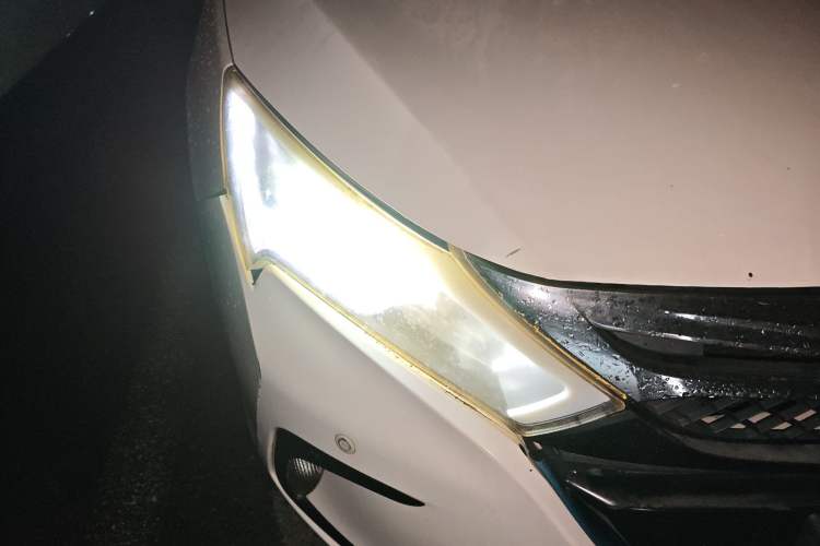 Used BYD Qin New Energy 2014 1.5T Flagship Model Right Front Headlight