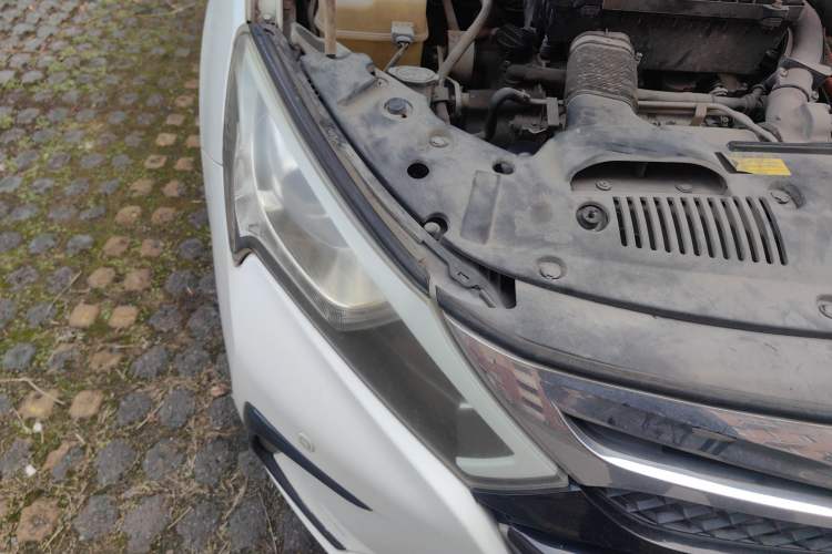 Used BYD Qin New Energy 2014 1.5T Flagship Model Right Front Headlight