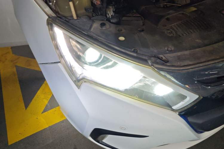 Used BYD Qin New Energy 2014 1.5T Flagship Model Right Front Headlight