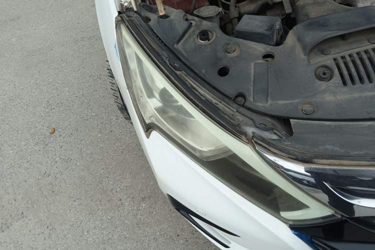 Used BYD Qin New Energy 2014 1.5T Flagship Model Right Front Headlight