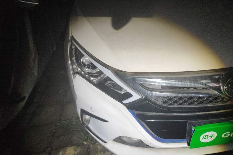 Used BYD Qin New Energy 2014 1.5T Flagship Model Right Front Headlight