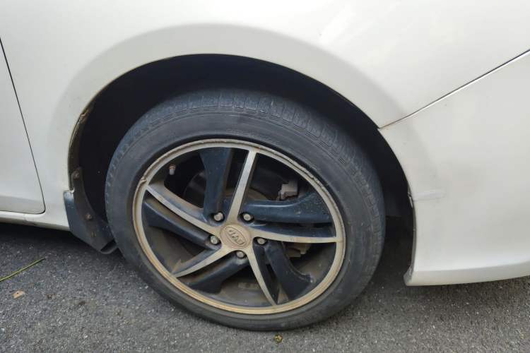Used BYD Qin New Energy 2014 1.5T Flagship Model Right Front Wheel Hub