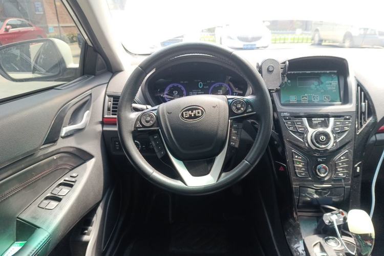 Used BYD Qin New Energy 2014 1.5T Flagship Model Steering Wheel