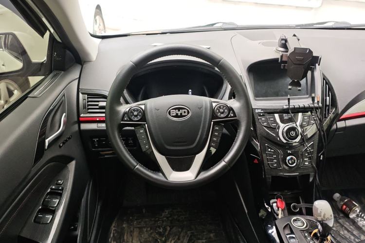 Used BYD Qin New Energy 2014 1.5T Flagship Model Steering Wheel