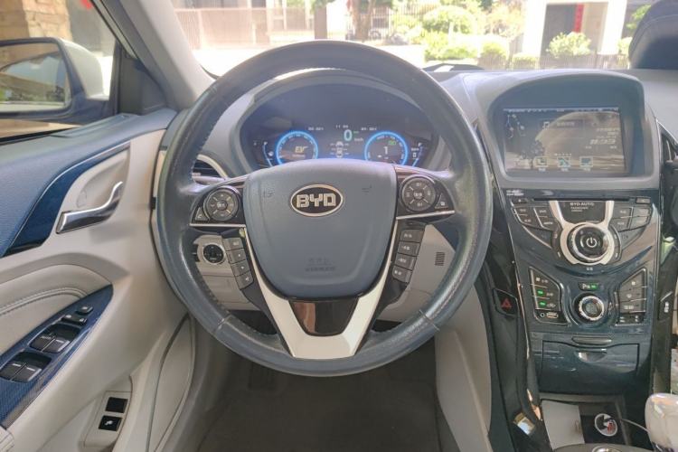 Used BYD Qin New Energy 2014 1.5T Flagship Model Steering Wheel