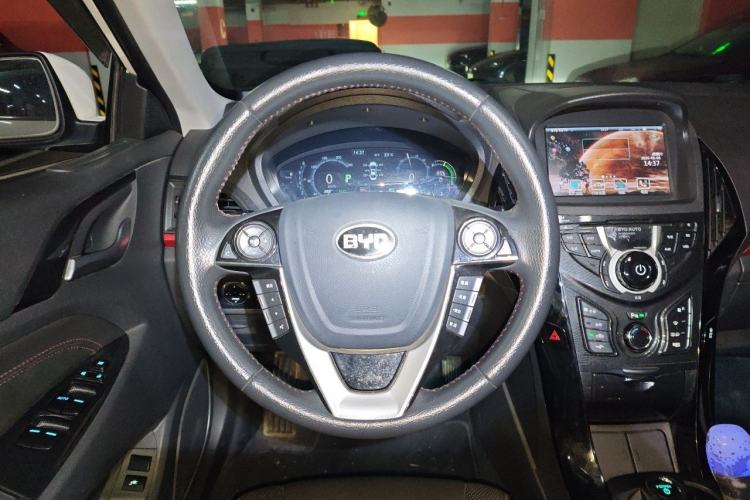 Used BYD Qin New Energy 2014 1.5T Flagship Model Steering Wheel