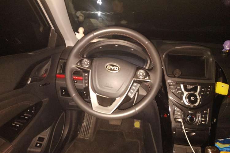 Used BYD Qin New Energy 2014 1.5T Flagship Model Steering Wheel