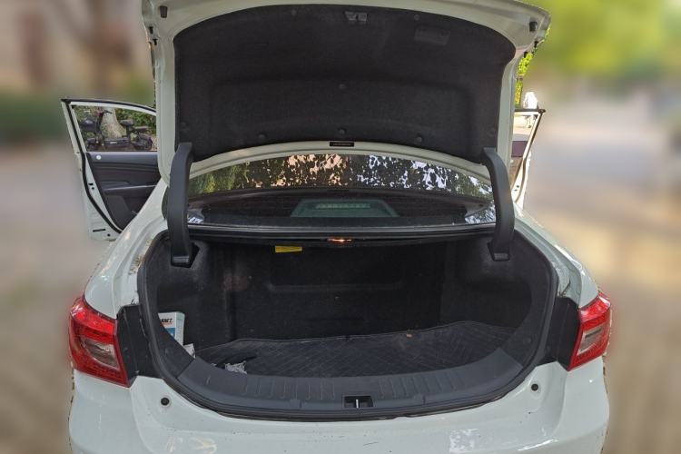 Used BYD Qin New Energy 2014 1.5T Flagship Model Trunk