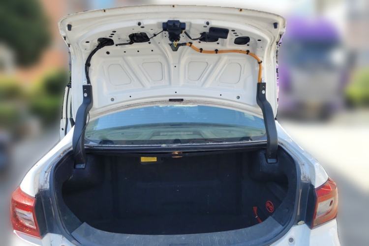 Used BYD Qin New Energy 2014 1.5T Flagship Model Trunk