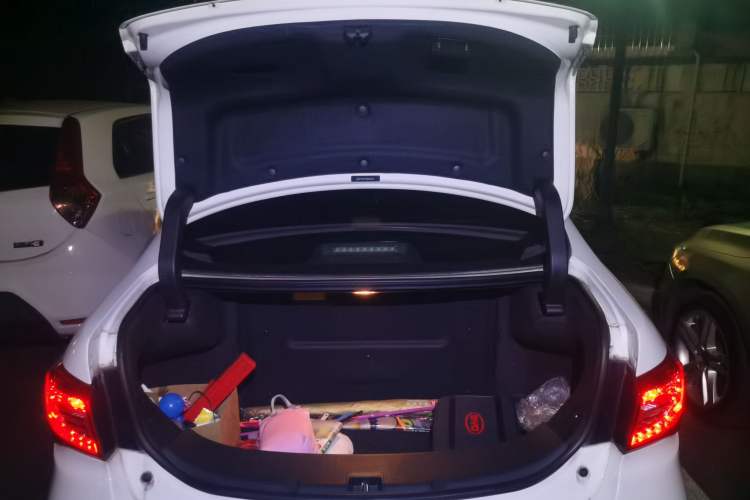 Used BYD Qin New Energy 2014 1.5T Flagship Model Trunk