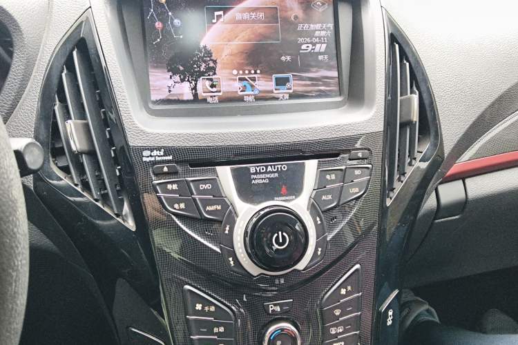 Used BYD Qin New Energy 2014 1.5T Flagship Model Audio And AC Panel