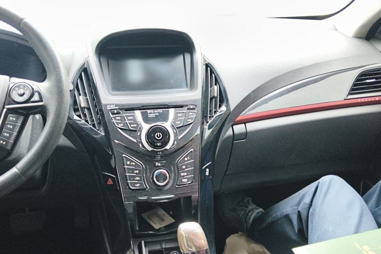 Used BYD Qin New Energy 2014 1.5T Flagship Model Center Console