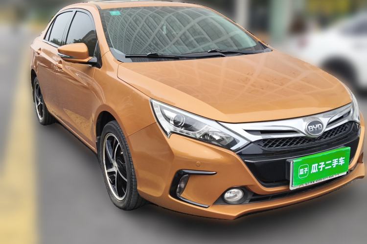 Used BYD Qin New Energy 2014 1.5T Flagship Model Front Right 45 Deg