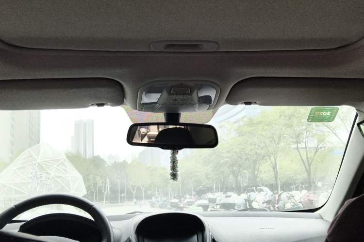 Used BYD Qin New Energy 2014 1.5T Flagship Model Headliner