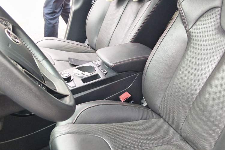 Used BYD Qin New Energy 2014 1.5T Flagship Model Left Front Seat