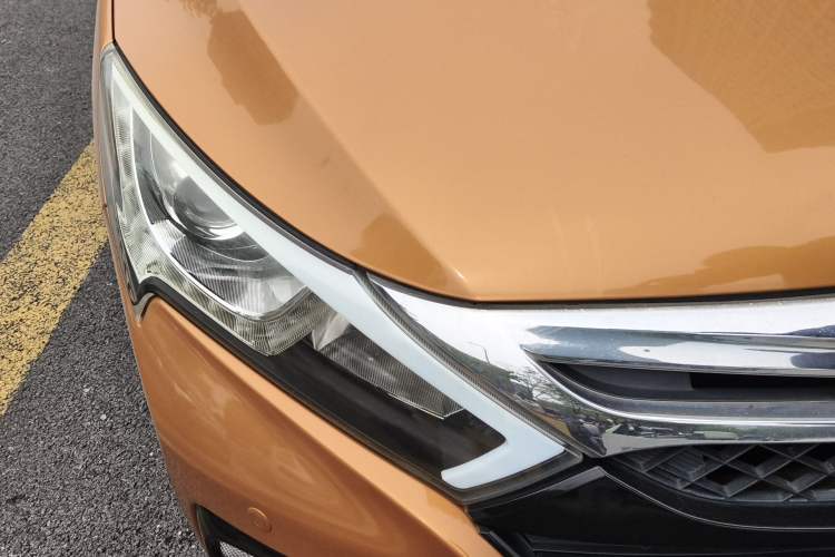 Used BYD Qin New Energy 2014 1.5T Flagship Model Right Front Headlight